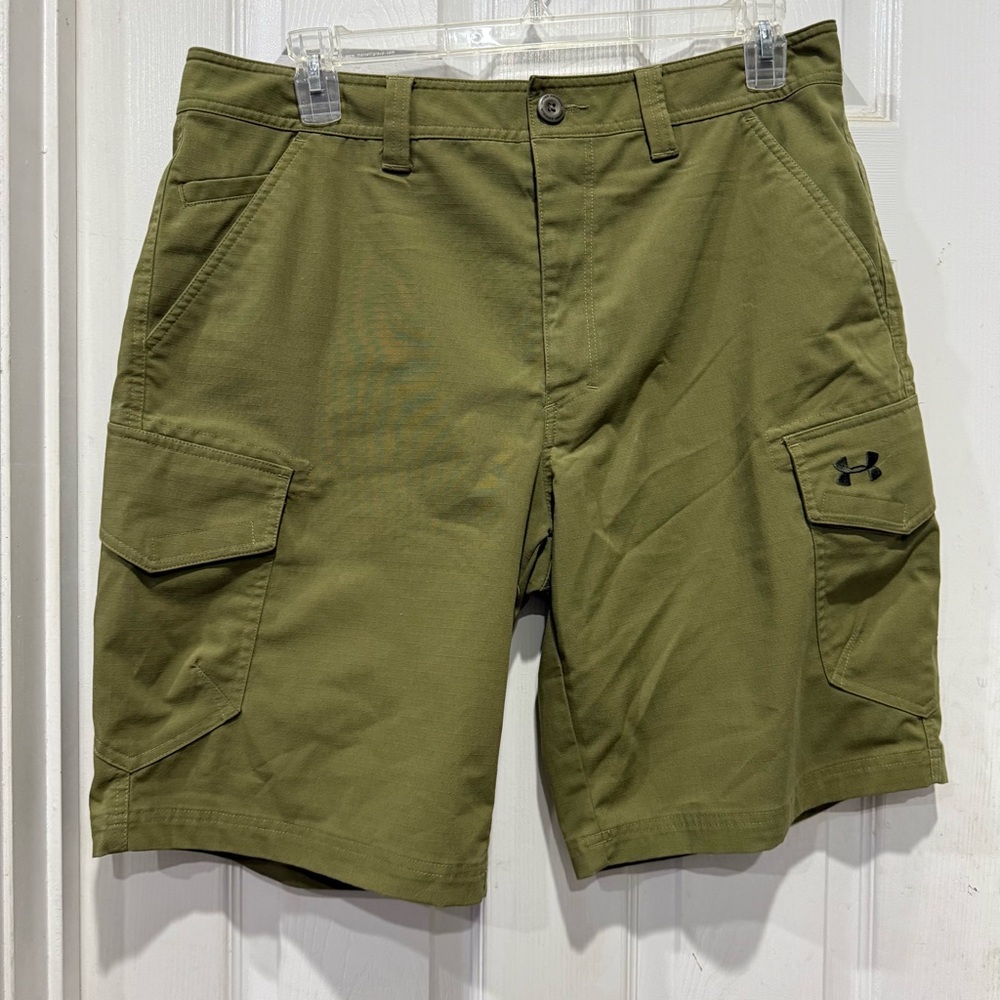 Under Armour Green Cargo Shorts Relaxed Fit Technical Material